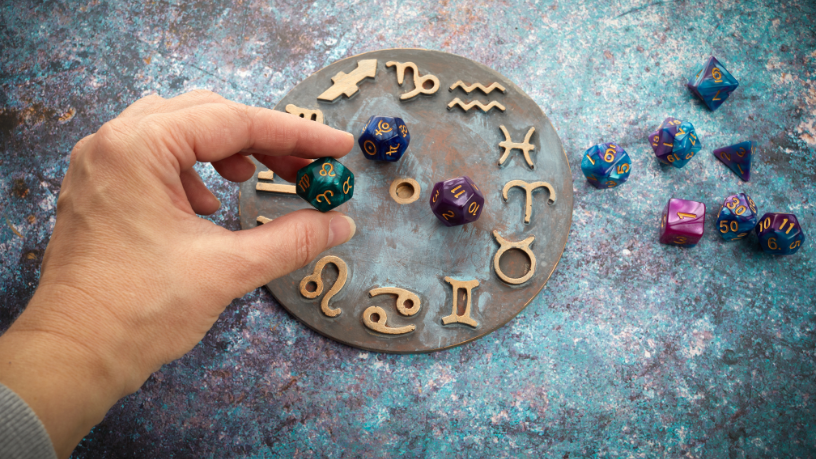 Astrologia e finanças conecta perfil emocional e organização do dinheiro para compreender escolhas financeiras com mais consciência, segundo Márcio Pires de Moraes.