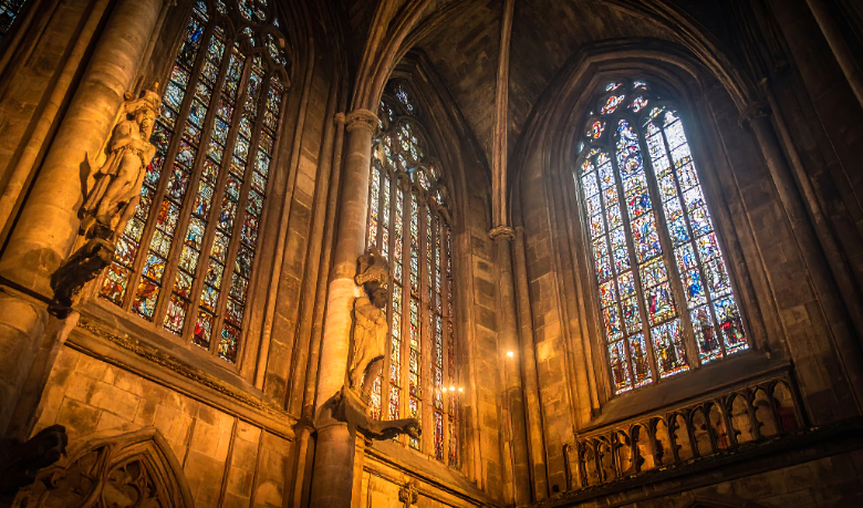 Jose Eduardo Oliveira e Silva explica como a Sagrada Escritura e o Magistério da Igreja caminham juntos na proclamação da verdade.